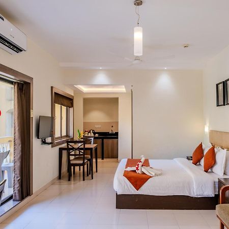 Golden Landmark Green Valley Beach Resort Dona Paula Exterior foto
