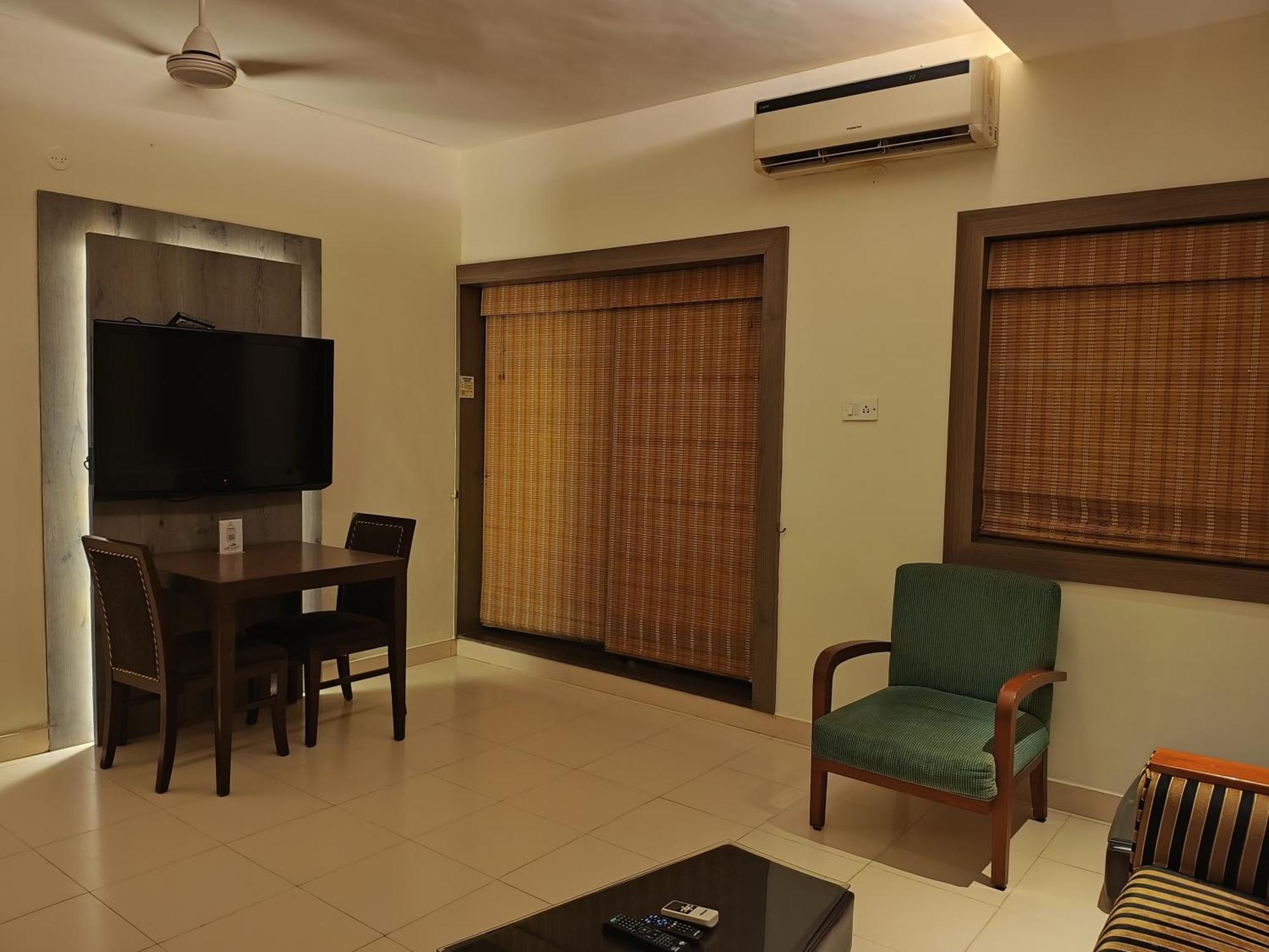 Golden Landmark Green Valley Beach Resort Dona Paula Exterior foto