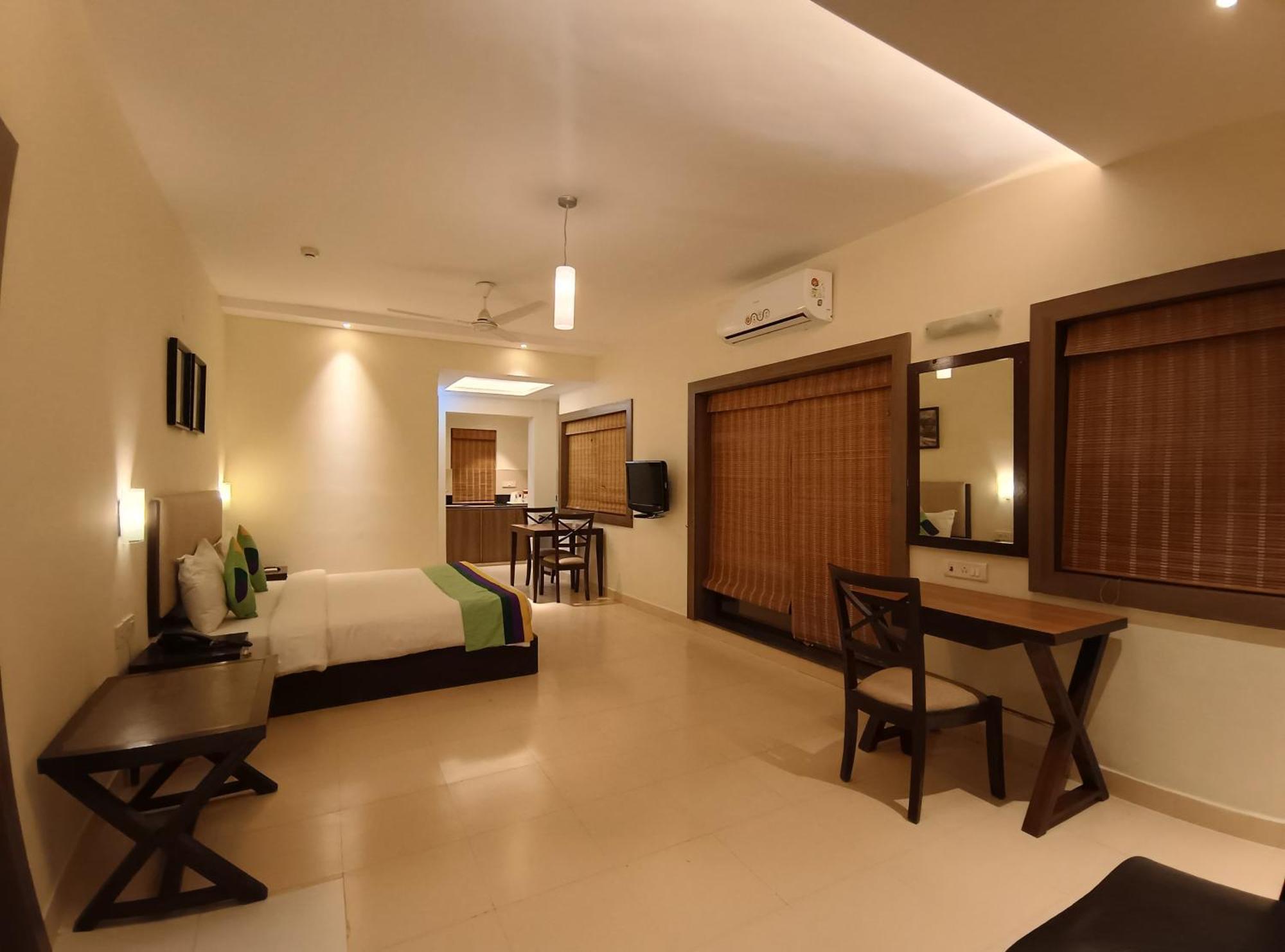 Golden Landmark Green Valley Beach Resort Dona Paula Exterior foto