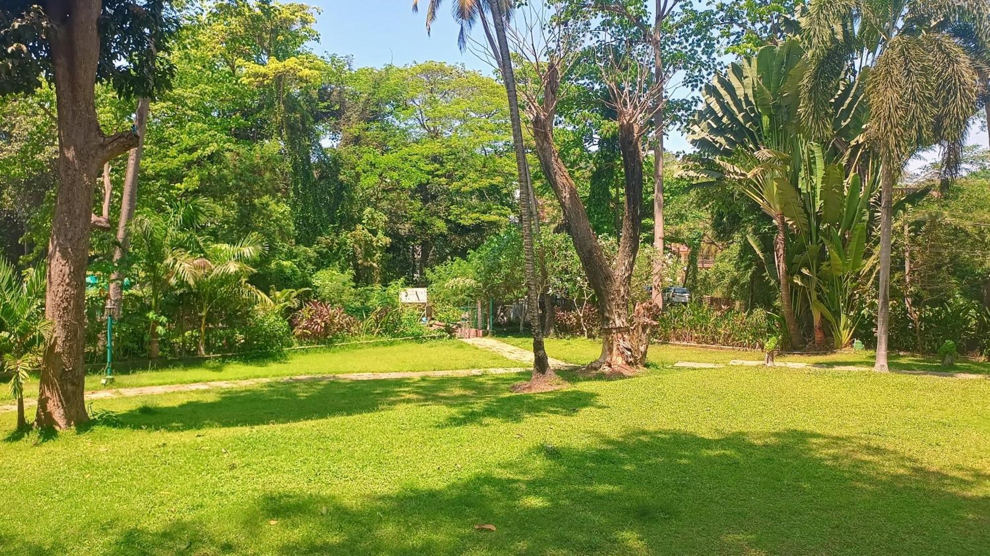 Golden Landmark Green Valley Beach Resort Dona Paula Exterior foto